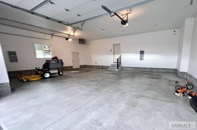 Inviting, desirable, light-filled home is immaculate and move-in on Sage Lakes Municipal Golf Course in Idaho - for sale on GolfHomes.com, golf home, golf lot