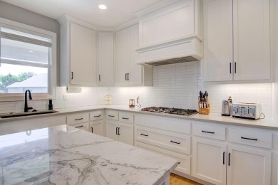You won't find a better value than this this BEAUTIFUL home! on Prairie Highlands Golf Course in Kansas - for sale on GolfHomes.com, golf home, golf lot