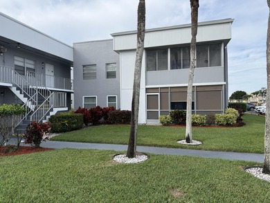 Beautiful and well-maintained 2-bedroom, 2-bathroom condo on Kings Point Golf -Flanders Way in Florida - for sale on GolfHomes.com, golf home, golf lot