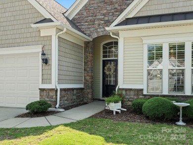This beautiful, bright, and tastefully updated Willow Bend is on Carolina Lakes Golf Club, LLC in South Carolina - for sale on GolfHomes.com, golf home, golf lot