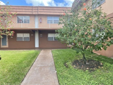Beautiful upgraded one bedroom - corner unit for extra privacy on Kings Point Golf - Executive in Florida - for sale on GolfHomes.com, golf home, golf lot