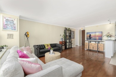 Discover your dream home in this exceptional oversized on Sydney R. Marovitz Golf Course in Illinois - for sale on GolfHomes.com, golf home, golf lot