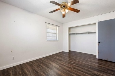 Charming opportunity on the Tweety Bird Bike Trail! Located in on Bella Vista Country Club - Scottsdale in Arkansas - for sale on GolfHomes.com, golf home, golf lot