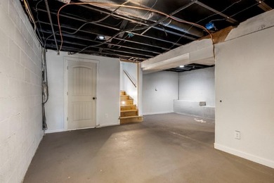 Charming opportunity on the Tweety Bird Bike Trail! Located in on Bella Vista Country Club - Scottsdale in Arkansas - for sale on GolfHomes.com, golf home, golf lot