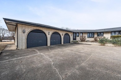 Step into a timeless mid-century modern ranch with a truly on Ankeny Golf and Country Club in Iowa - for sale on GolfHomes.com, golf home, golf lot