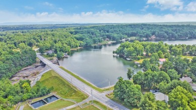 LOCATION AND SPACE! Many recent updates with this spacious home! on River Run Golf Club in Tennessee - for sale on GolfHomes.com, golf home, golf lot