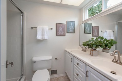 Neat as a pin! 3 Pin Oak Place is not only beautiful, it is a on Oakmont Golf Club in California - for sale on GolfHomes.com, golf home, golf lot
