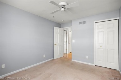 Welcome Home to Farmington Hills Living! This stylish 2-bedroom on Glen Oaks Golf Course in Michigan - for sale on GolfHomes.com, golf home, golf lot