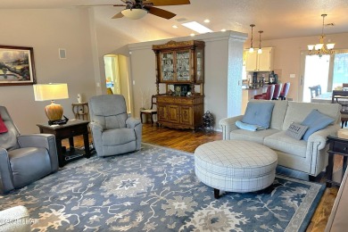 Gorgeous home on a fantastic and quiet cul-de-sac just a block on London Bridge Golf Course in Arizona - for sale on GolfHomes.com, golf home, golf lot
