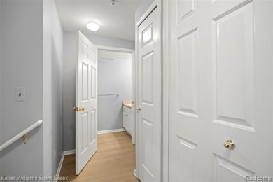 Welcome Home to Farmington Hills Living! This stylish 2-bedroom on Glen Oaks Golf Course in Michigan - for sale on GolfHomes.com, golf home, golf lot