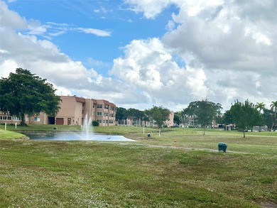 Sunrise Lakes Phase 3. A 55+Community. 1 Bed, 1.5 BathEnjoy on Sunrise Lakes Phase III in Florida - for sale on GolfHomes.com, golf home, golf lot