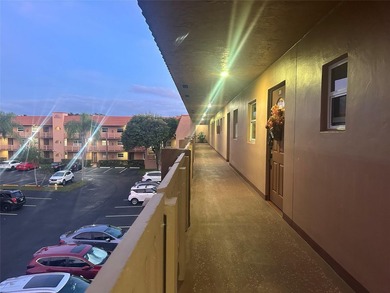 Sunrise Lakes Phase 3. A 55+Community. 1 Bed, 1.5 BathEnjoy on Sunrise Lakes Phase III in Florida - for sale on GolfHomes.com, golf home, golf lot