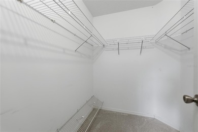 LOVELY VILLA WITH STUNNING GOLF COURSE VIEWS!
The additional on The Links of Spruce Creek in Florida - for sale on GolfHomes.com, golf home, golf lot