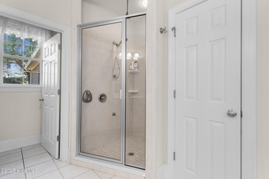 $10,000 SELLER CREDIT TO USES AS YOU CHOOSE. New carpet, fresh on Magnolia Greens Golf Plantation in North Carolina - for sale on GolfHomes.com, golf home, golf lot