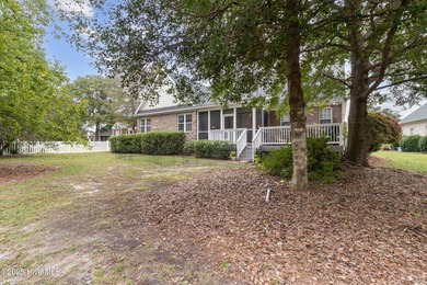 $10,000 SELLER CREDIT TO USES AS YOU CHOOSE. New carpet, fresh on Magnolia Greens Golf Plantation in North Carolina - for sale on GolfHomes.com, golf home, golf lot
