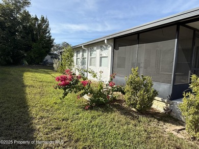 Beautifully maintained 2-bedroom, 2-bathroom home in the on High Point Golf Club, Inc. in Florida - for sale on GolfHomes.com, golf home, golf lot