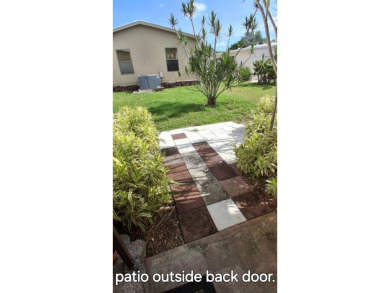Priced to sell quick! This 2 bedrooms and 2 baths home comes on Royal Wood Golf and Country Club in Florida - for sale on GolfHomes.com, golf home, golf lot