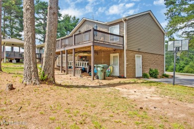 LOCATION AND SPACE! Many recent updates with this spacious home! on River Run Golf Club in Tennessee - for sale on GolfHomes.com, golf home, golf lot