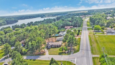 LOCATION AND SPACE! Many recent updates with this spacious home! on River Run Golf Club in Tennessee - for sale on GolfHomes.com, golf home, golf lot