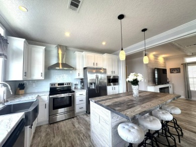 PRICED TO SELL! - This spectacular 1,456 plus plus square foot on The Meadows At Countrywood in Florida - for sale on GolfHomes.com, golf home, golf lot