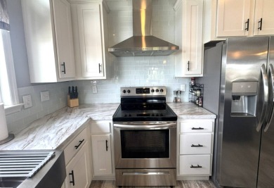 PRICED TO SELL! - This spectacular 1,456 plus plus square foot on The Meadows At Countrywood in Florida - for sale on GolfHomes.com, golf home, golf lot