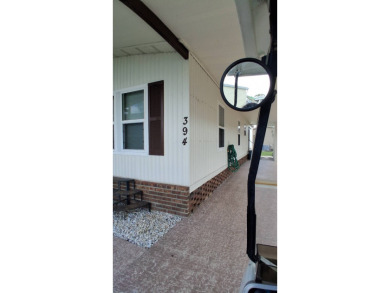 Priced to sell quick! This 2 bedrooms and 2 baths home comes on Royal Wood Golf and Country Club in Florida - for sale on GolfHomes.com, golf home, golf lot
