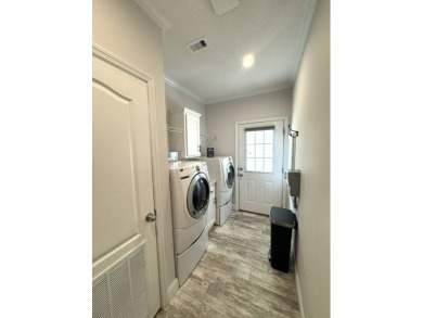PRICED TO SELL! - This spectacular 1,456 plus plus square foot on The Meadows At Countrywood in Florida - for sale on GolfHomes.com, golf home, golf lot