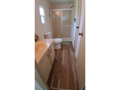 Priced to sell quick! This 2 bedrooms and 2 baths home comes on Royal Wood Golf and Country Club in Florida - for sale on GolfHomes.com, golf home, golf lot