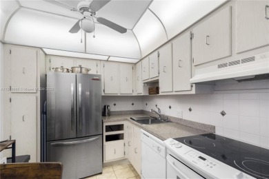 Penthouse 2 Bedroom/2 Full baths unit, 10 foot ceilings, split on Turnberry Isle Resort and Club in Florida - for sale on GolfHomes.com, golf home, golf lot