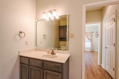 Welcome to this beautifully maintained 3 bedroom 2 bath home on Delaware Springs Golf Course in Texas - for sale on GolfHomes.com, golf home, golf lot