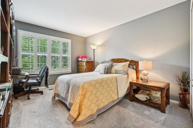 This beautifully maintained 2-bedroom, plus loft, 3.5-bath on Schaumburg Golf Club in Illinois - for sale on GolfHomes.com, golf home, golf lot