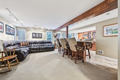 This beautifully maintained 2-bedroom, plus loft, 3.5-bath on Schaumburg Golf Club in Illinois - for sale on GolfHomes.com, golf home, golf lot