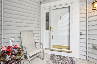 This beautifully maintained 2-bedroom, plus loft, 3.5-bath on Schaumburg Golf Club in Illinois - for sale on GolfHomes.com, golf home, golf lot