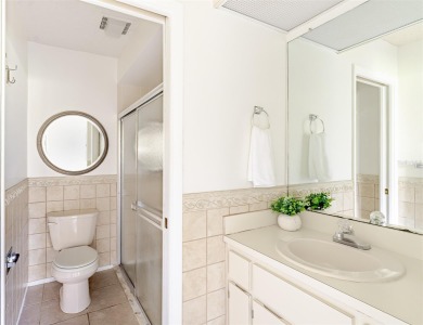 Charming 2-bed/2-bath Condo with Florida Room in Hudson! on Beacon Woods Golf Club in Florida - for sale on GolfHomes.com, golf home, golf lot