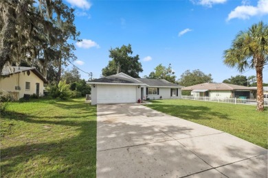 Don't miss out on this adorable Inverness abode! It's been on Inverness Golf and Country Club in Florida - for sale on GolfHomes.com, golf home, golf lot