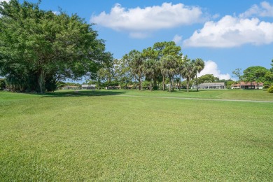 MOTIVATED SELLER! BOCA DELRAY GOLF & CC is A 55+ GOLF COUNTRY on Boca Delray Golf and Country Club in Florida - for sale on GolfHomes.com, golf home, golf lot