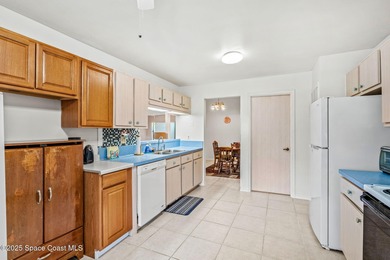 TAKE ADVANTAGE of a $5,000 SELLER CREDIT at Closing! Perfect for on Suntree Country Club in Florida - for sale on GolfHomes.com, golf home, golf lot