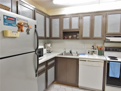 Large 1BR 1 1/2 BA. Gorgeous golf view, tastefully furnished on Palm-Aire Country Club and Resort - Palms in Florida - for sale on GolfHomes.com, golf home, golf lot