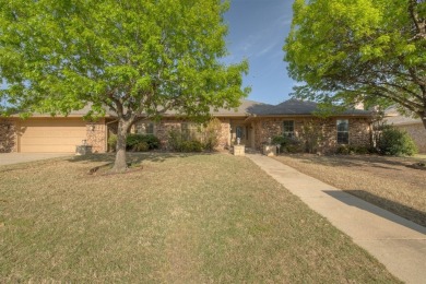 Beautifully appointed 4-bedroom, 2.5 bath home located on the on The Greens Country Club in Oklahoma - for sale on GolfHomes.com, golf home, golf lot