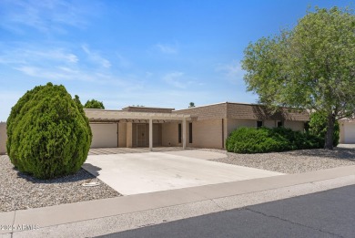 Location, location! This charming 3-bedroom, 2.5-bath home in on PalmBrook Country Club in Arizona - for sale on GolfHomes.com, golf home, golf lot