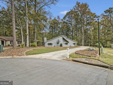 Perfectly located! This lovely home backs up to White Oak Golf on Canongate On White Oak Golf Course in Georgia - for sale on GolfHomes.com, golf home, golf lot