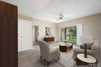 Come see this beautiful 3-bedroom, 2-bath condominium with on Oak Hills Country Club in Texas - for sale on GolfHomes.com, golf home, golf lot