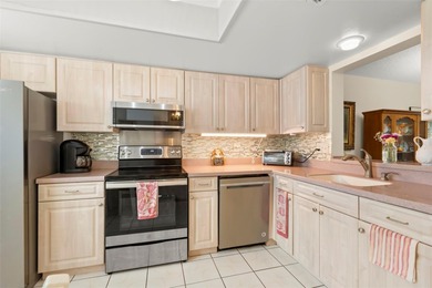 ON GOLF COURSE ........$10,000. REDUCTION TO SELL. .GREAT on Highland Lakes Executive Golf Course in Florida - for sale on GolfHomes.com, golf home, golf lot