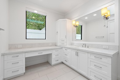 Updated Courtyard Villa centrally located with in Admirals Cove on Jonathans Landing Golf Club in Florida - for sale on GolfHomes.com, golf home, golf lot