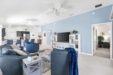 FABULOUS barely-lived-in 2 BEDROOM 2 BATH DURHAM BUNGALOW on Pennbrooke Fairways in Florida - for sale on GolfHomes.com, golf home, golf lot