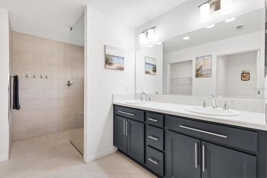 FABULOUS barely-lived-in 2 BEDROOM 2 BATH DURHAM BUNGALOW on Pennbrooke Fairways in Florida - for sale on GolfHomes.com, golf home, golf lot