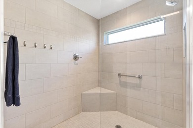 FABULOUS barely-lived-in 2 BEDROOM 2 BATH DURHAM BUNGALOW on Pennbrooke Fairways in Florida - for sale on GolfHomes.com, golf home, golf lot