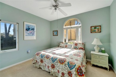 MOTIVATED SELLE! BRING OFFERS! Behold a 2 bedroom 2 bath and on Oak Harbor Country Club in Florida - for sale on GolfHomes.com, golf home, golf lot