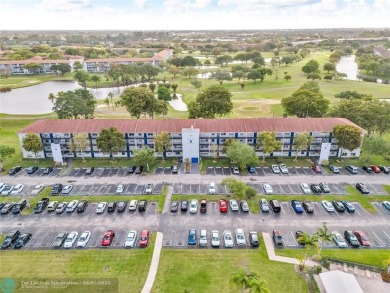 Priced to sell! Large Corner Unit! 2 bedroom/ 2 bathrooms, Lake on Flamingo Lakes Country Club in Florida - for sale on GolfHomes.com, golf home, golf lot