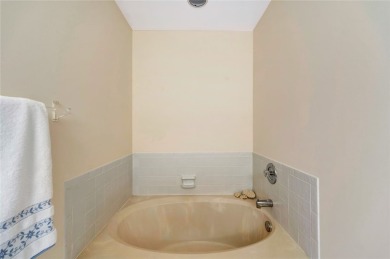 MOTIVATED SELLE! BRING OFFERS! Behold a 2 bedroom 2 bath and on Oak Harbor Country Club in Florida - for sale on GolfHomes.com, golf home, golf lot